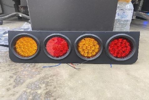 ไฟท้ายกลม 4 ตอน ซ้าย/ขวา ฝรั่งเศส แป้นดำ