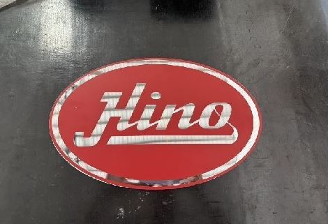 ป้ายตัวหนังสือ HINO สีแดง